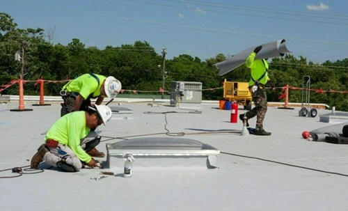 Top 6 Benefits of a Commercial Roofing Career